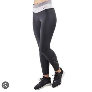 NIKE WOMANS M Training